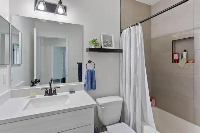 Listing Photo 12