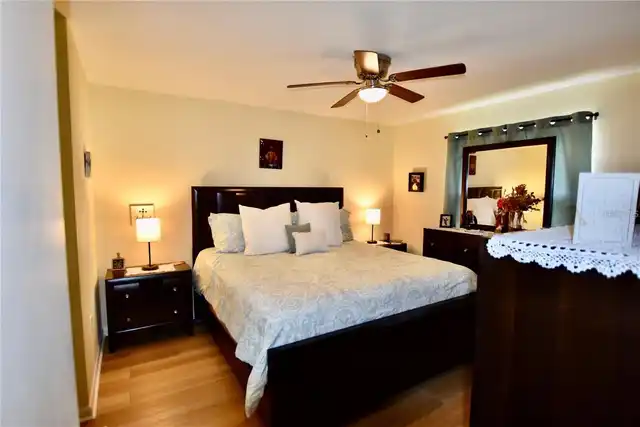 Listing Photo 12
