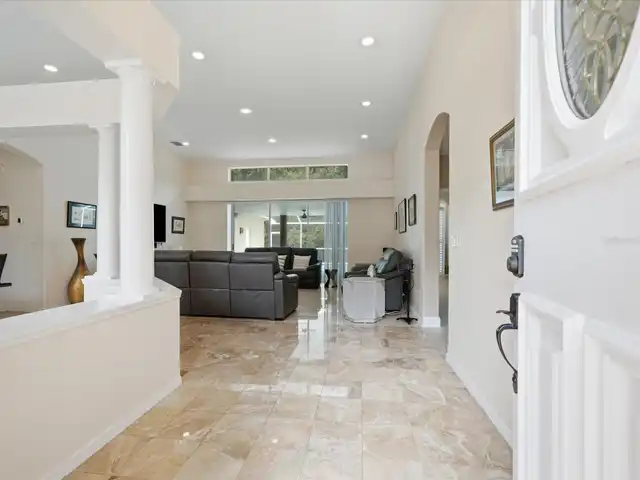 Listing Photo 8