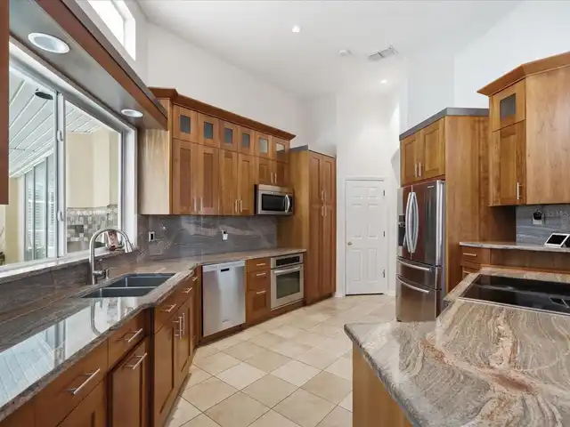 Listing Photo 18