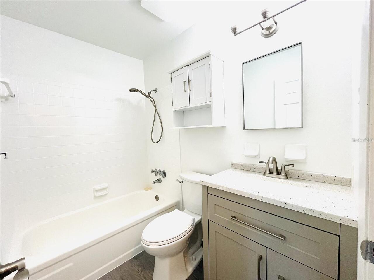 Listing Photo 12