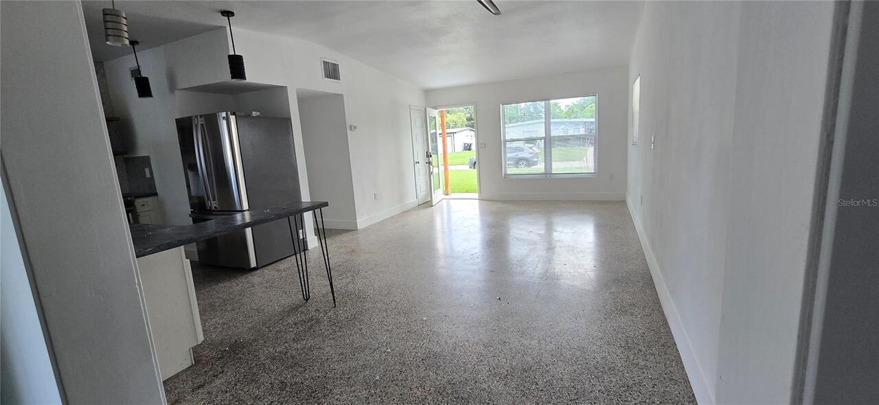 Listing Photo 12