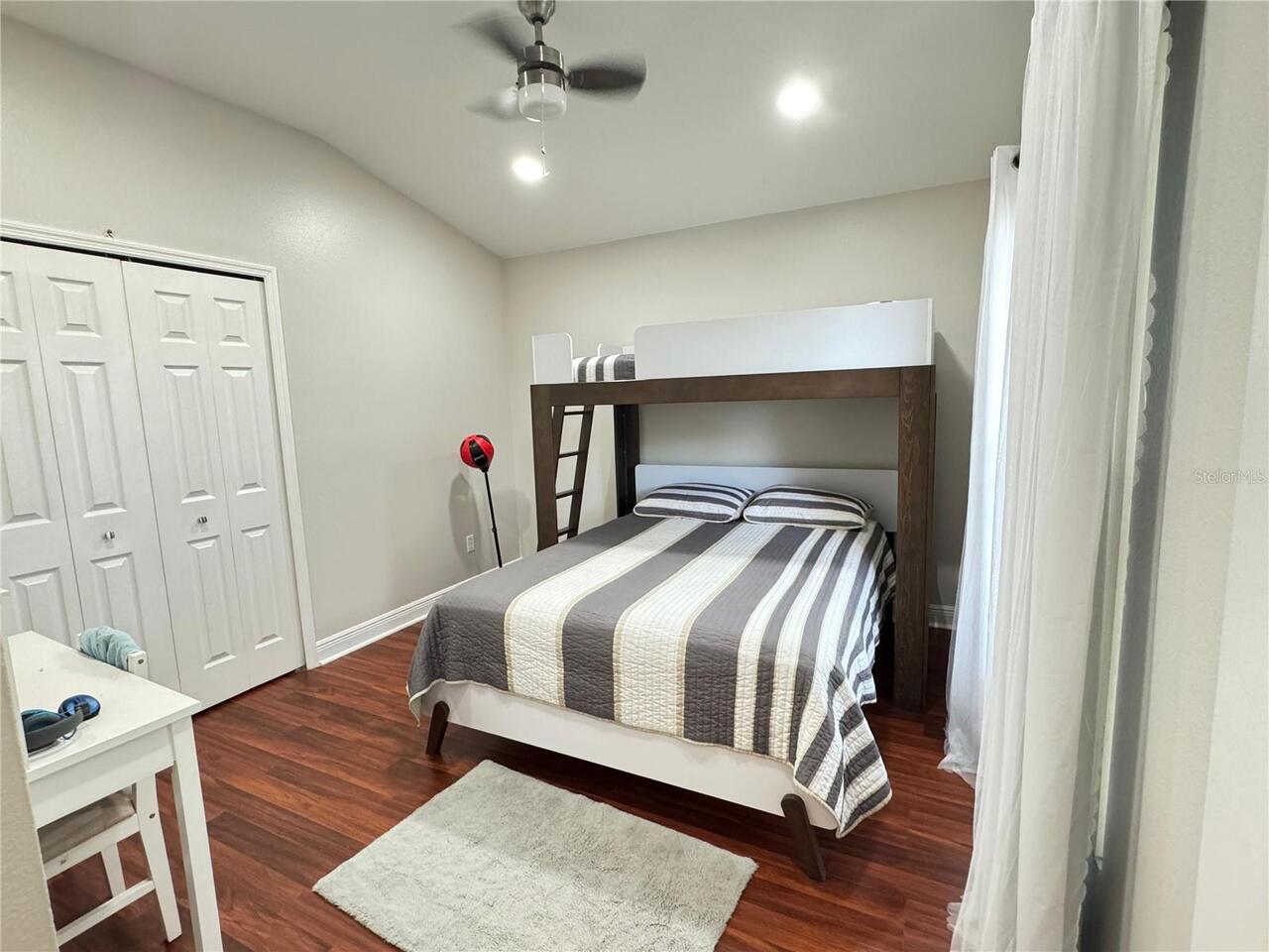 Listing Photo 16