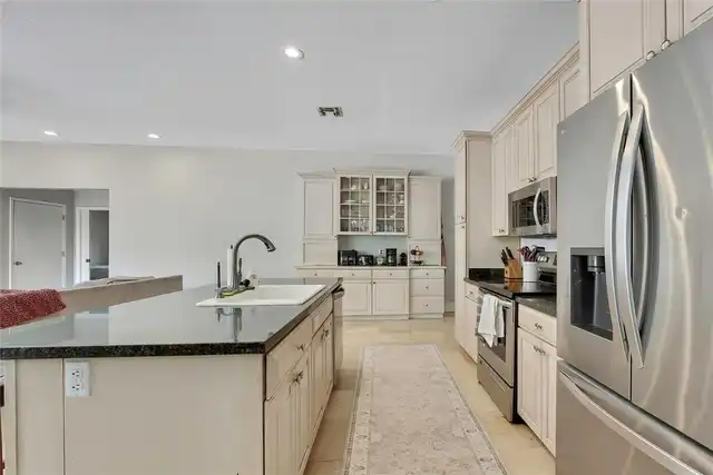 Listing Photo 17