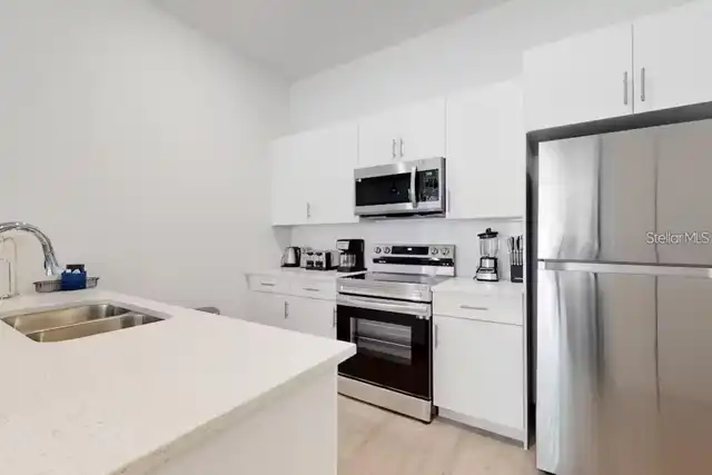 Listing Photo 10