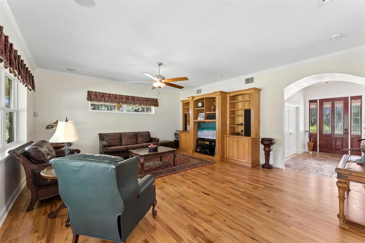 Listing Photo 10