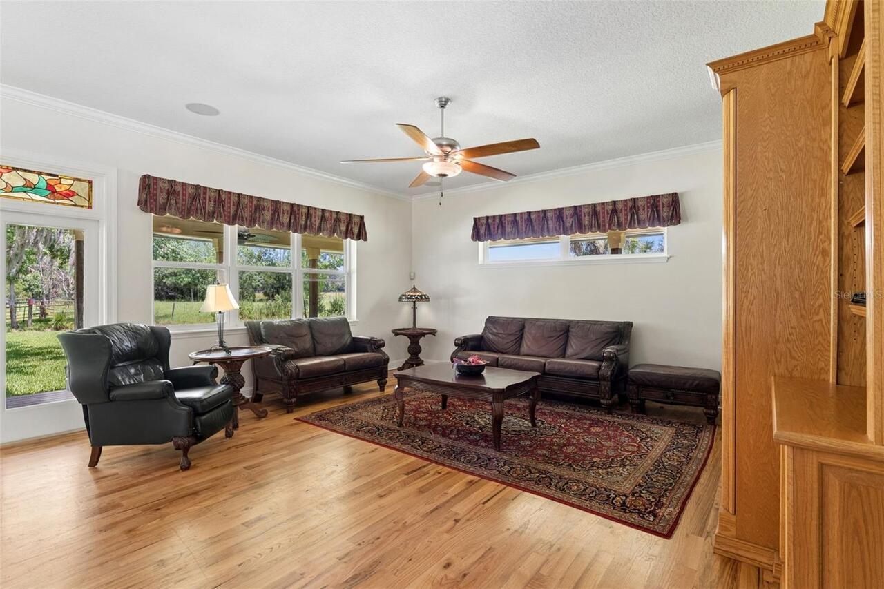 Listing Photo 11