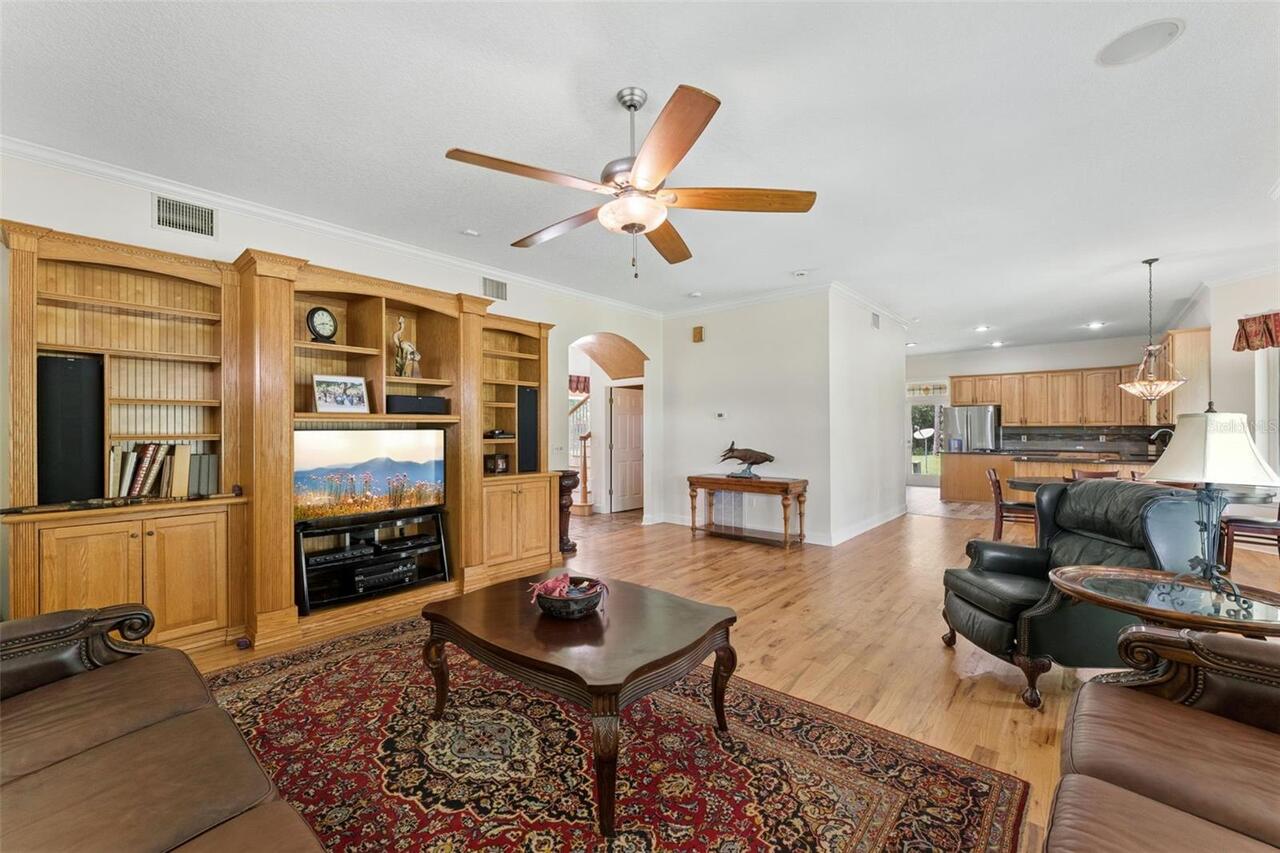 Listing Photo 12