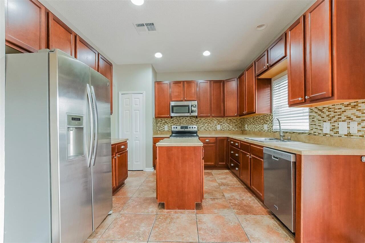 Listing Photo 11