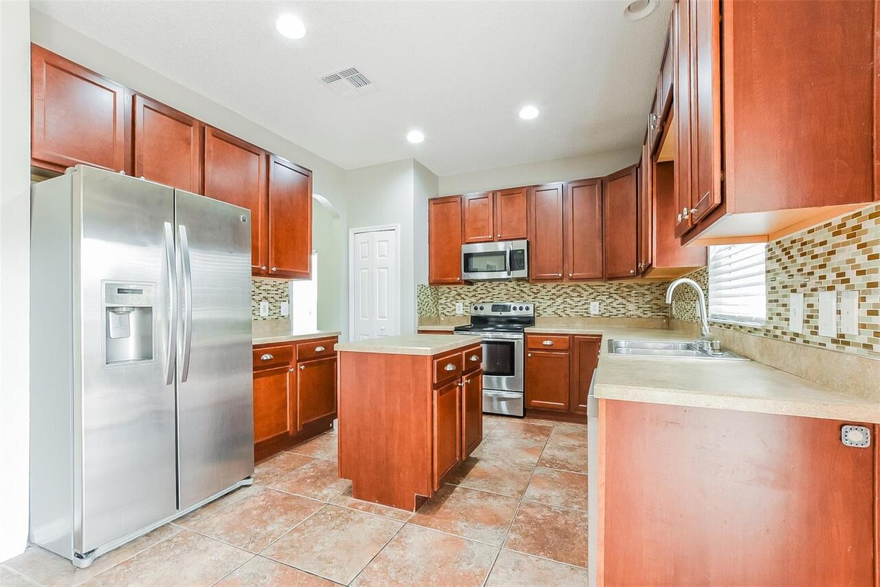 Listing Photo 12