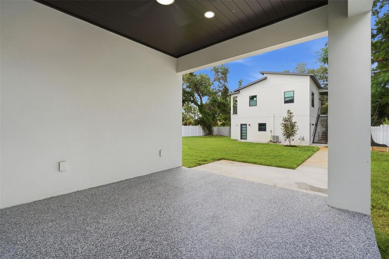 Listing Photo 8