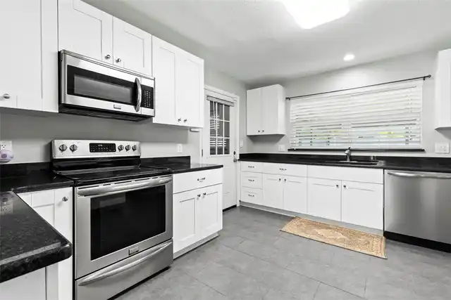 Listing Photo 15