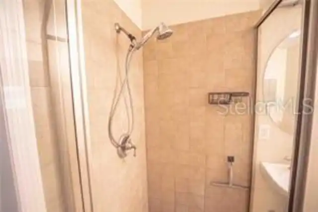 Listing Photo 9