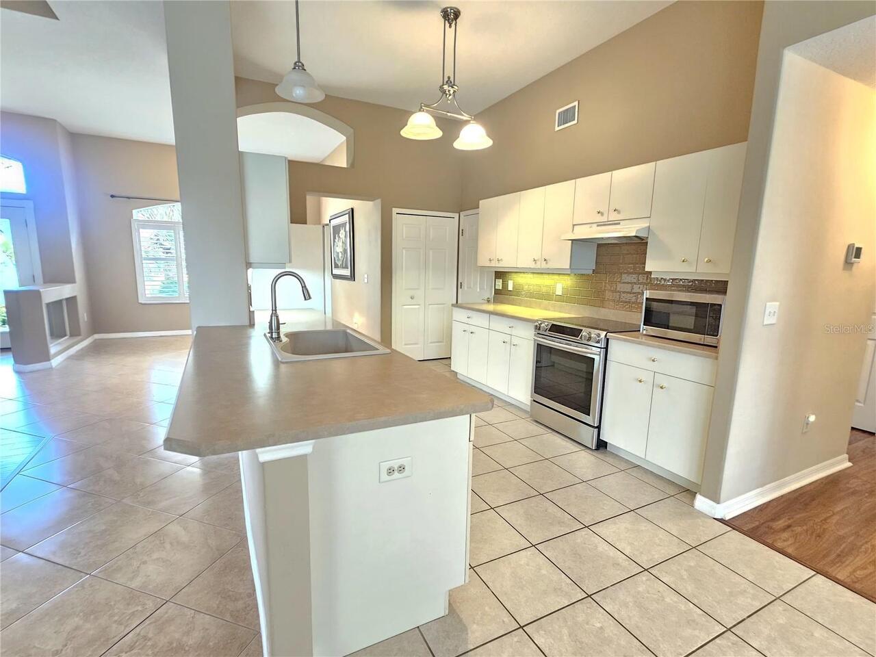 Listing Photo 14