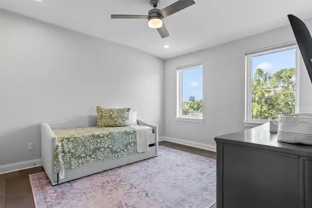 Listing Photo 15