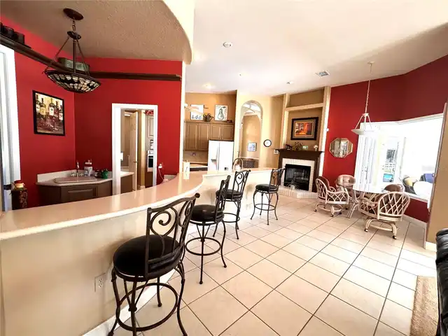 Listing Photo 12