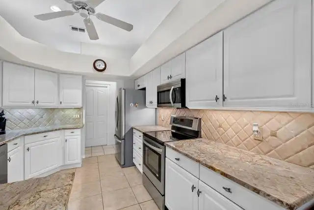 Listing Photo 9