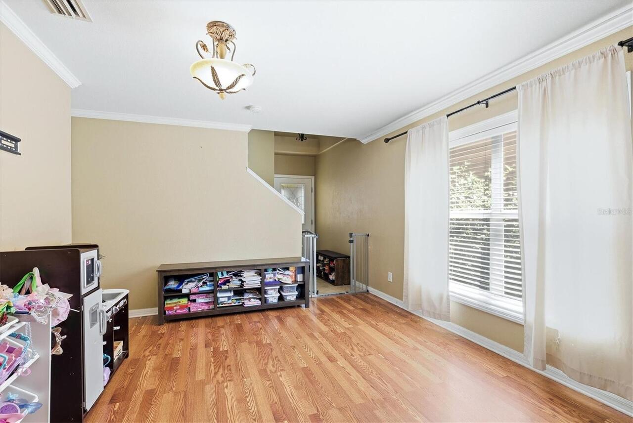Listing Photo 9