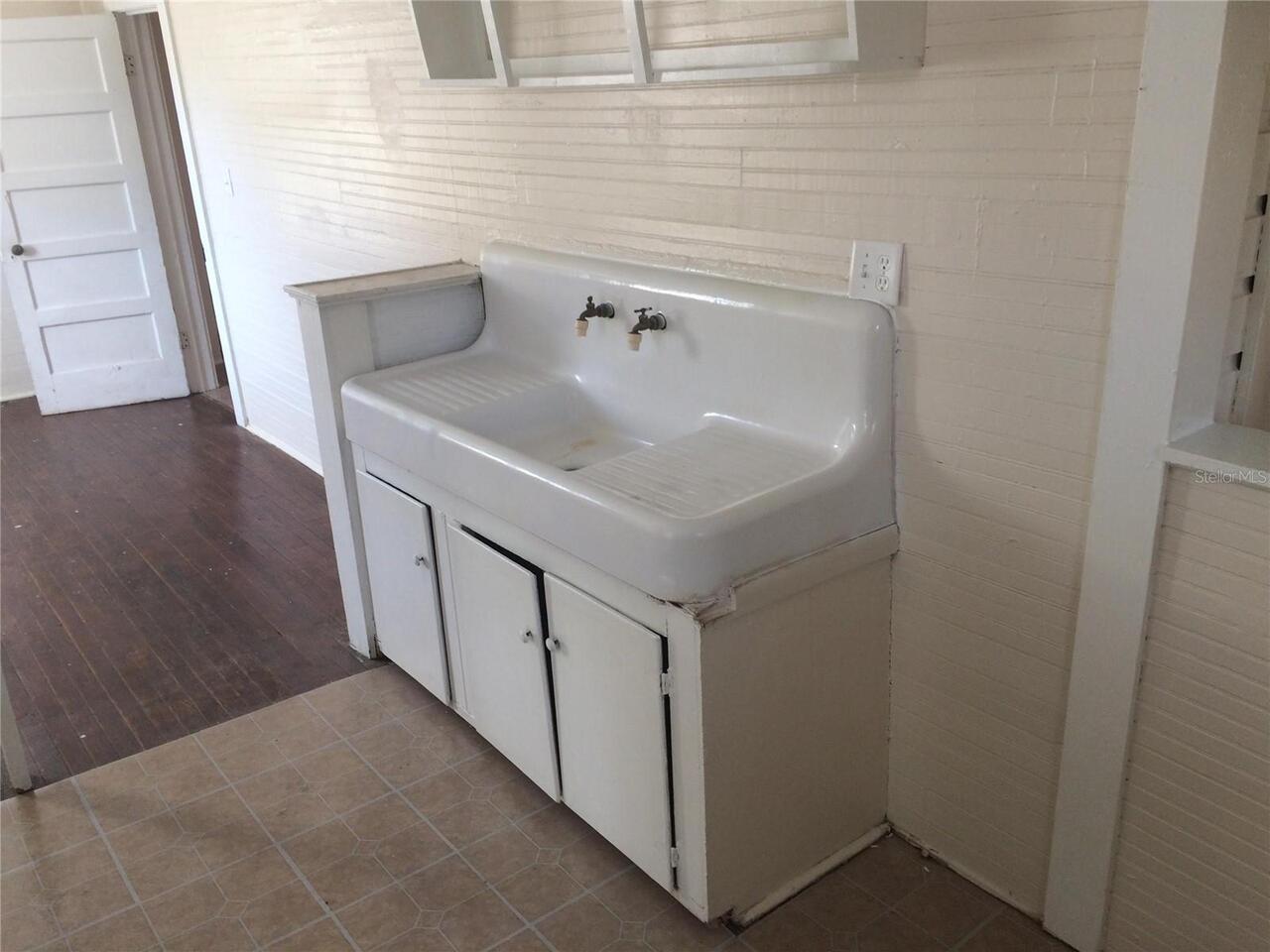 Listing Photo 10
