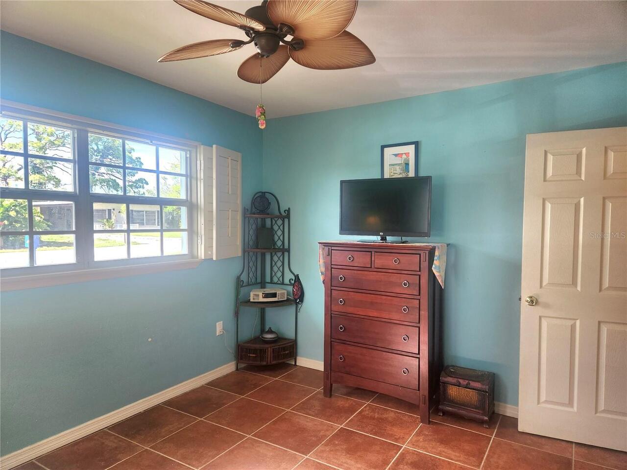 Listing Photo 9