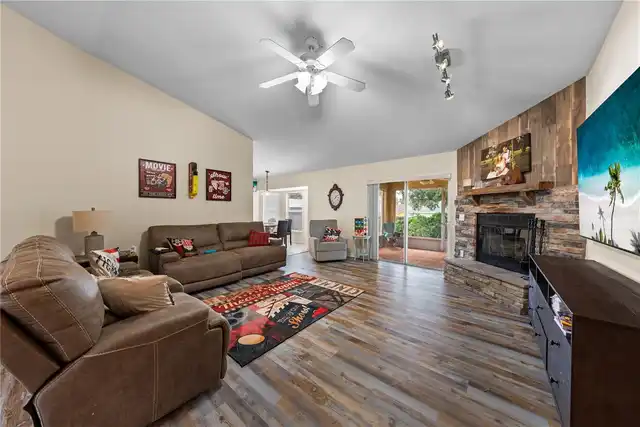 Listing Photo 11