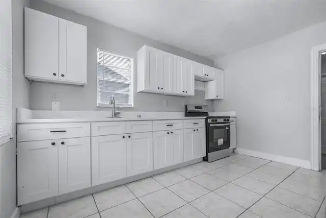 Listing Photo 9