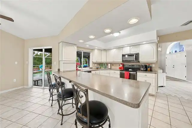 Listing Photo 12