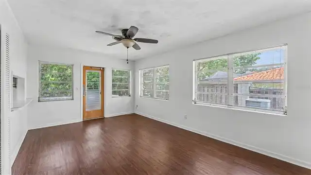 Listing Photo 12