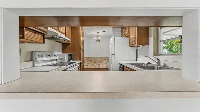 Listing Photo 15