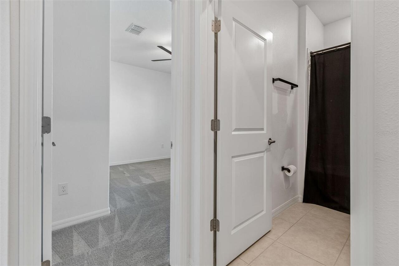 Listing Photo 12