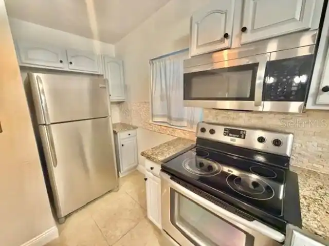 Listing Photo 8