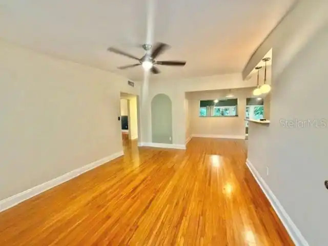 Listing Photo 14