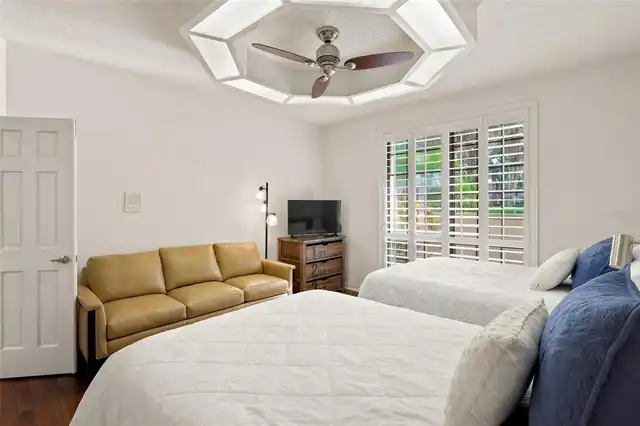 Listing Photo 21