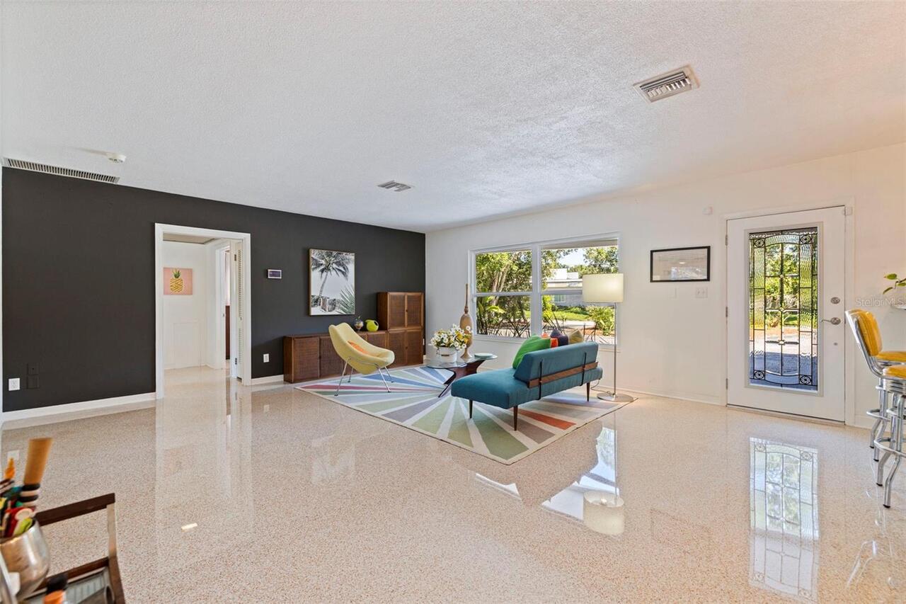 Listing Photo 6