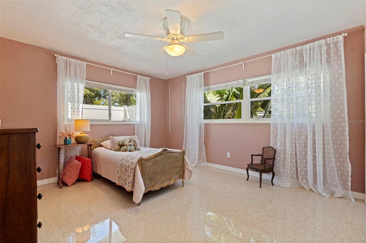Listing Photo 17