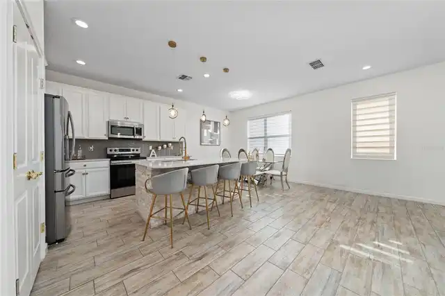 Listing Photo 15