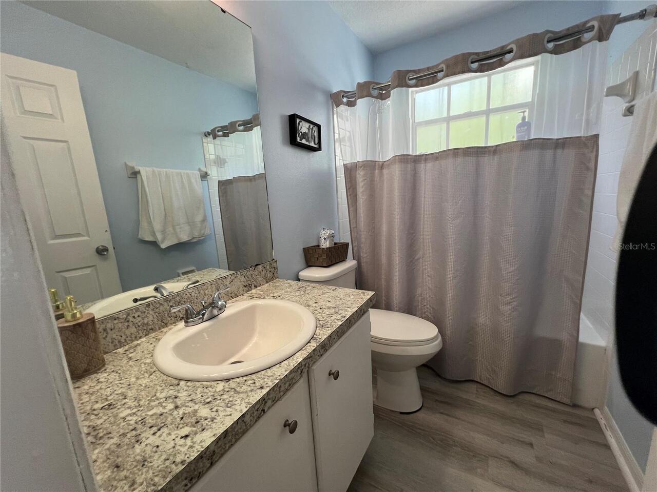 Listing Photo 8