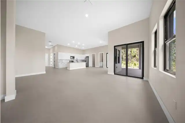 Listing Photo 10