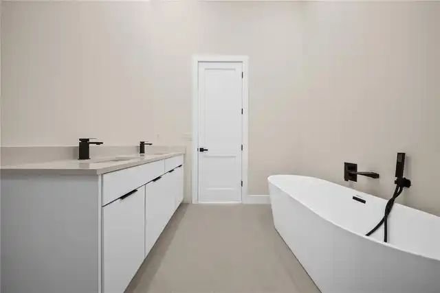Listing Photo 29