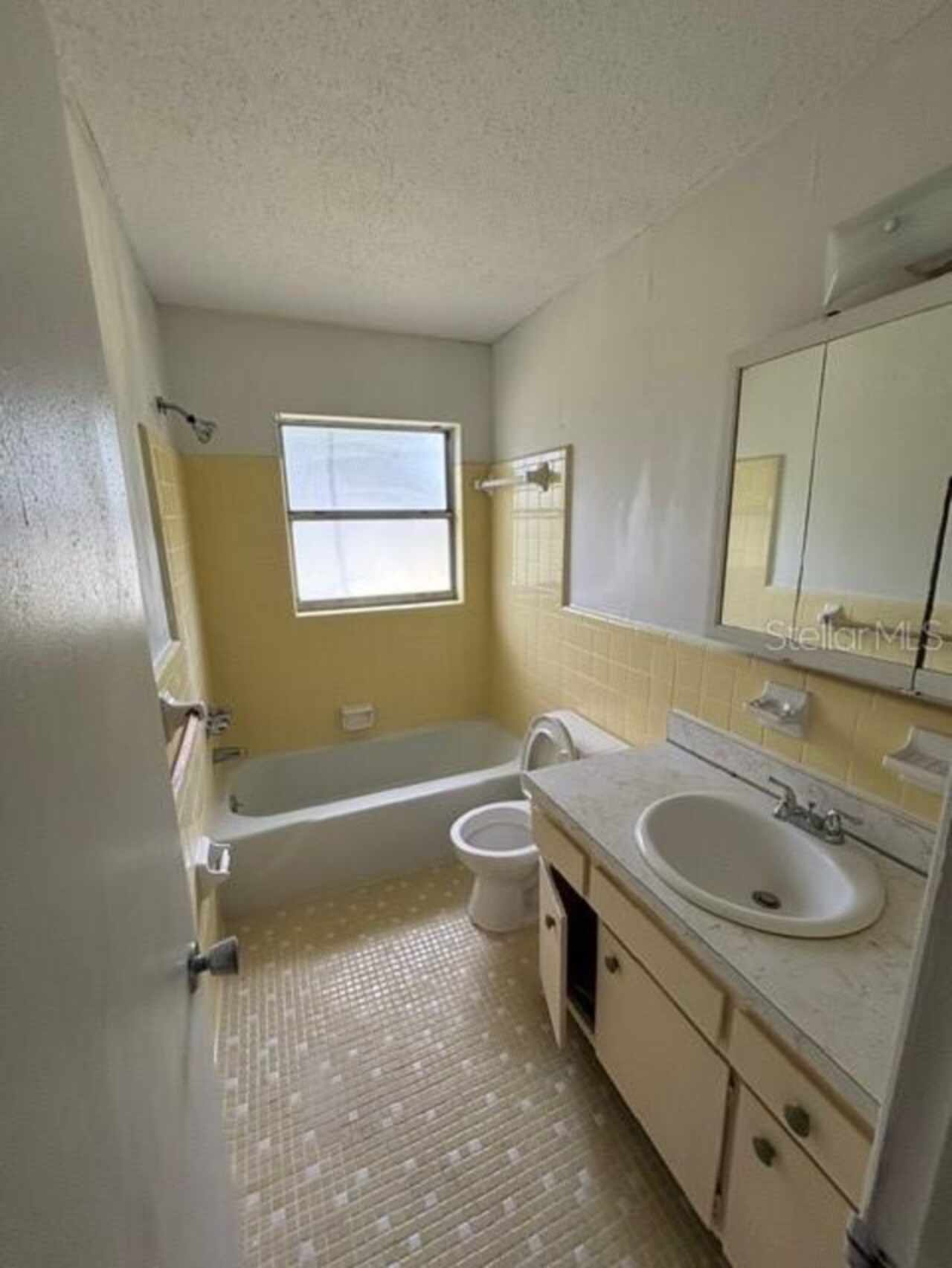 Listing Photo 12
