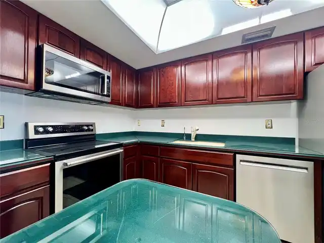 Listing Photo 10