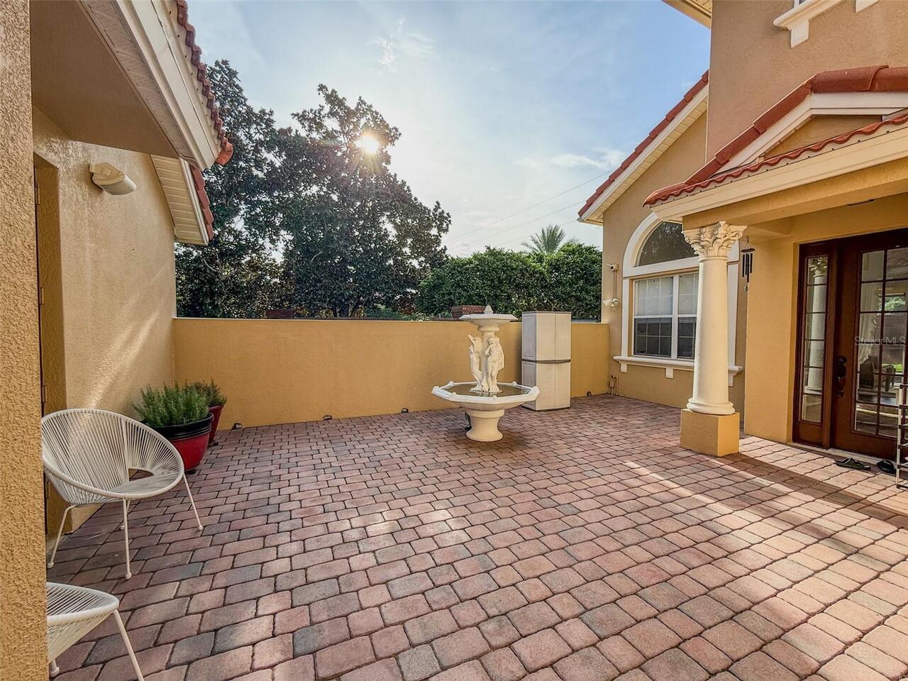 Listing Photo 10