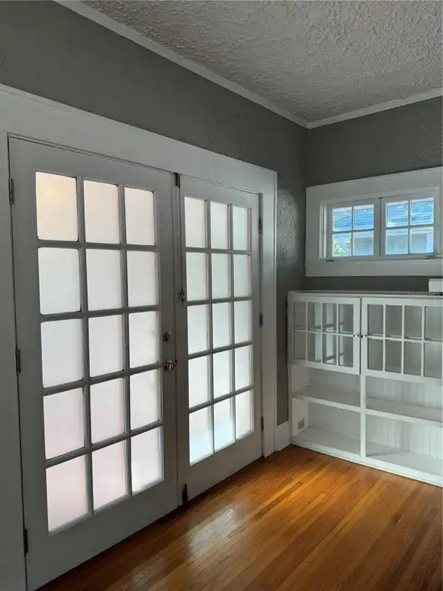 Listing Photo 9