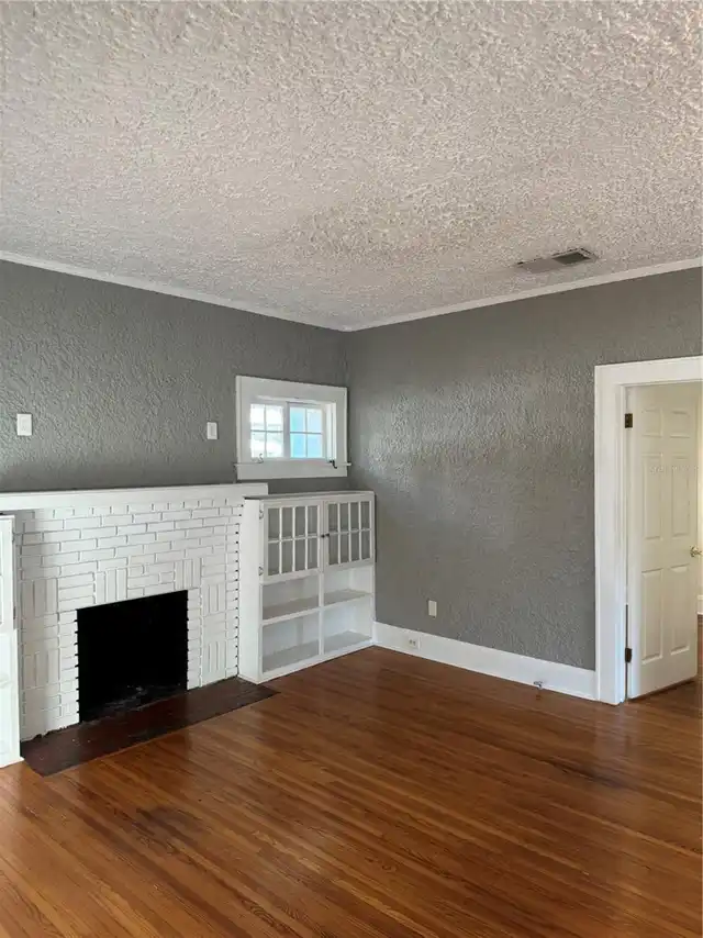 Listing Photo 10