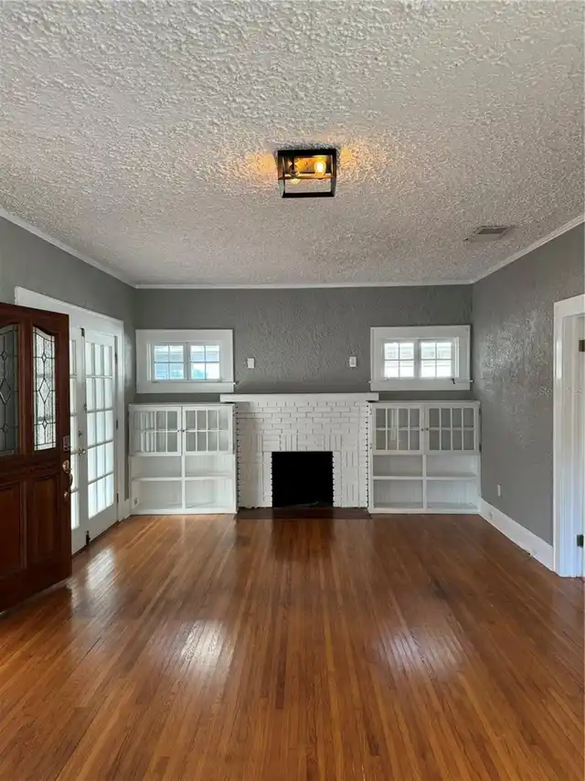 Listing Photo 11