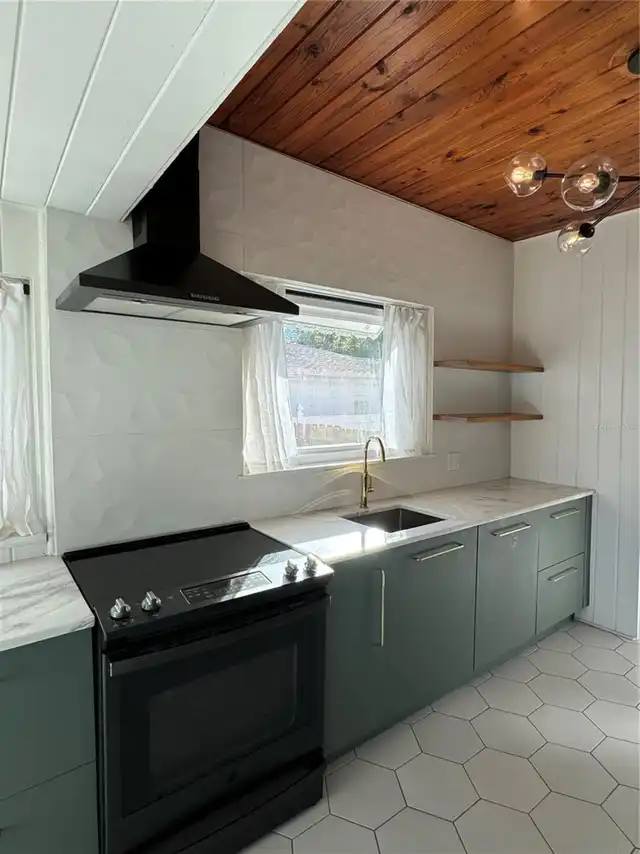 Listing Photo 34