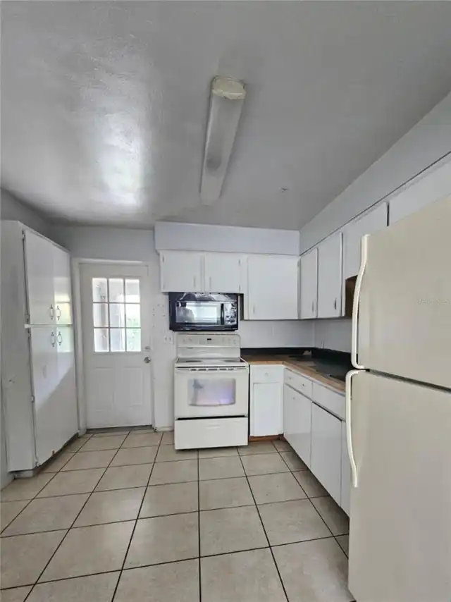 Listing Photo 7