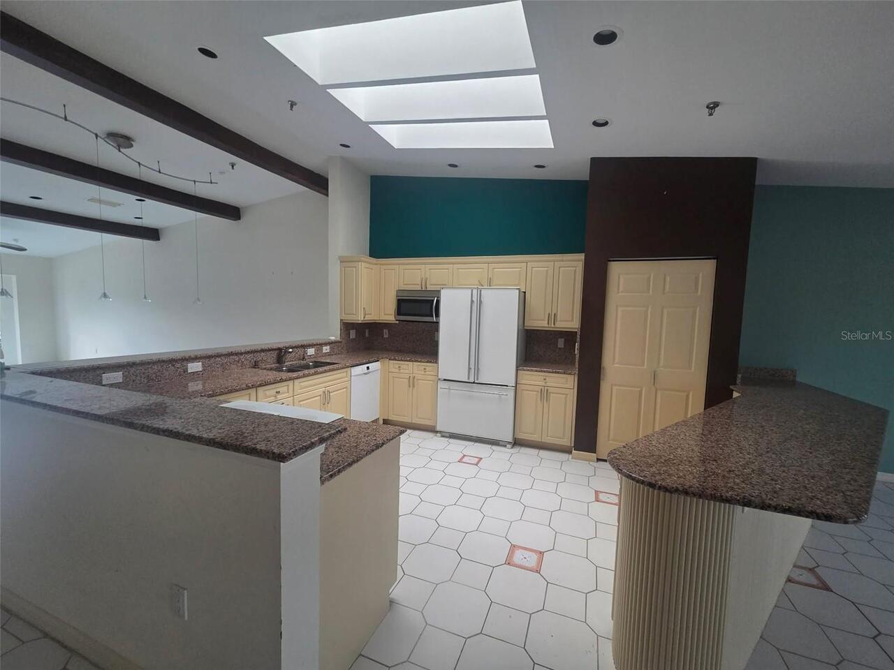 Listing Photo 11