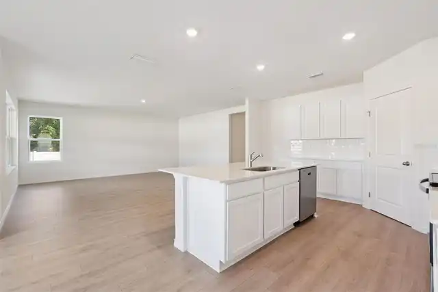 Listing Photo 16