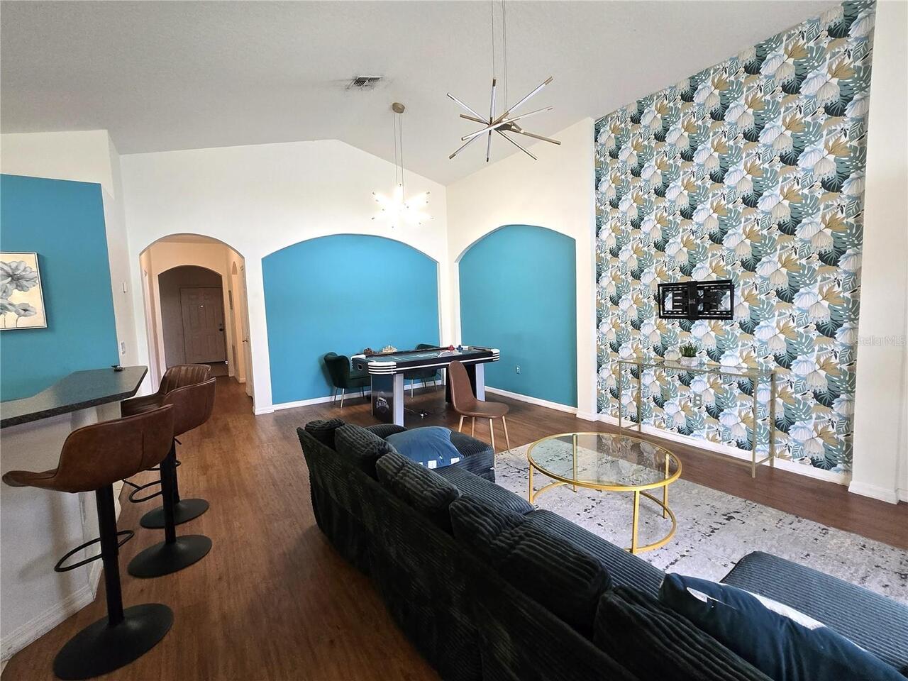 Listing Photo 10